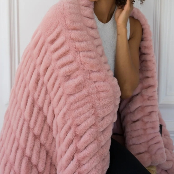 Lola Pink Textured Throw Blanket - Picture 3 of 12